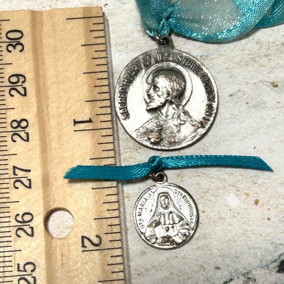 Vintage Catholic Medals Lot Sacred Heart Jesus Mary of Saint Euphrasia Fatima - Picture 12 of 12